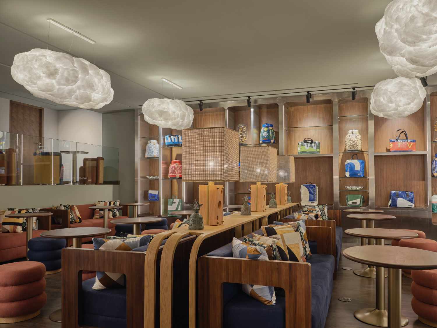 ปักหมุดเช็คอิน! แฮงค์เอ้าท์อย่างมีสไตล์ที่ PUBLIC HOUSE ตอบโจทย์ทุกไลฟ์